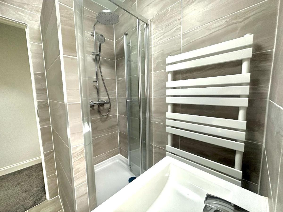 Open Mind Property - 6 Luxury Bedrooms With Free Parking Portsmouth Exterior photo