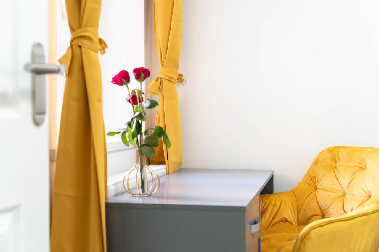 Open Mind Property - 6 Luxury Bedrooms With Free Parking Portsmouth Exterior photo