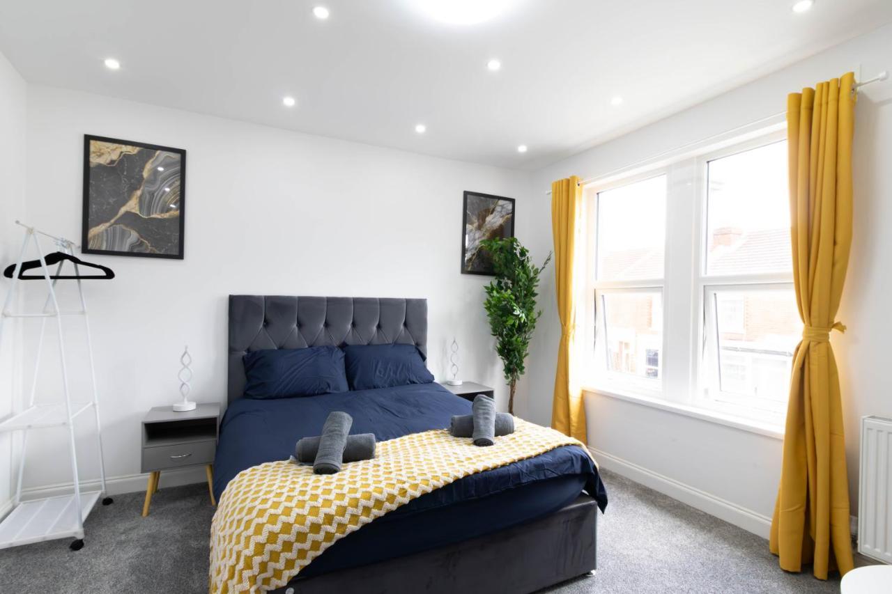 Open Mind Property - 6 Luxury Bedrooms With Free Parking Portsmouth Exterior photo
