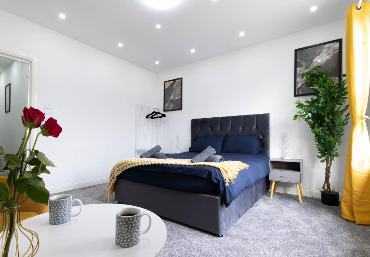 Open Mind Property - 6 Luxury Bedrooms With Free Parking Portsmouth Exterior photo