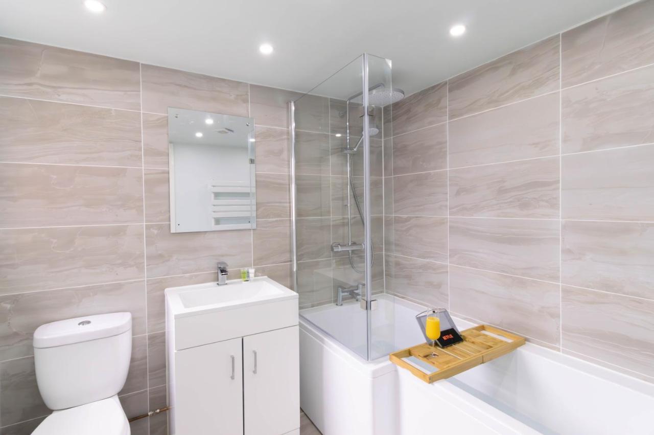 Open Mind Property - 6 Luxury Bedrooms With Free Parking Portsmouth Exterior photo